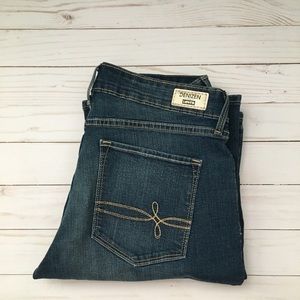 Denizens Women’s bootcut jeans size 8
